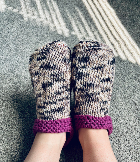 Quiet Day at Home Slippers (M)