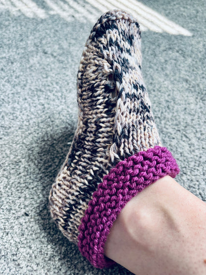 Quiet Day at Home Slippers (M)